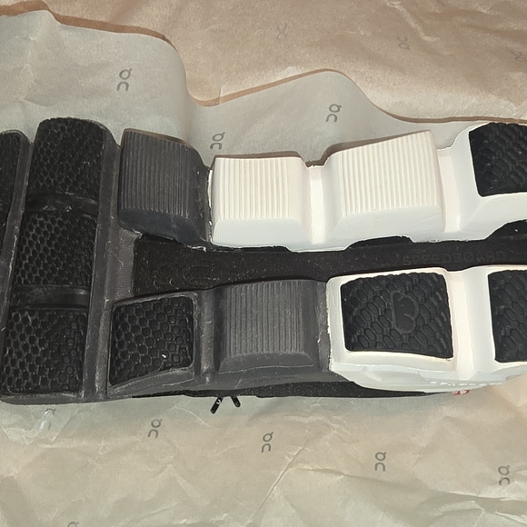 OnCloud Cloudflyer 4 size 8 Wide - Picture 5 of 6